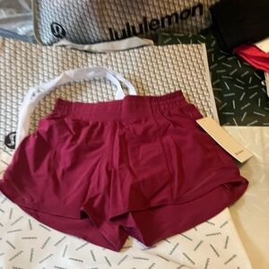 NWT Lululemon Hotty Hot High-Rise Short 4" *Lined, Sz 6, Pomegranate